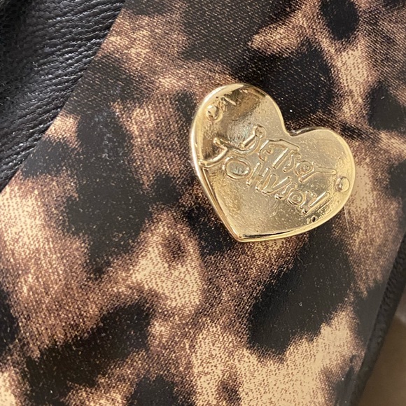 Betsey Johnson bootie with platform. - Picture 5 of 7